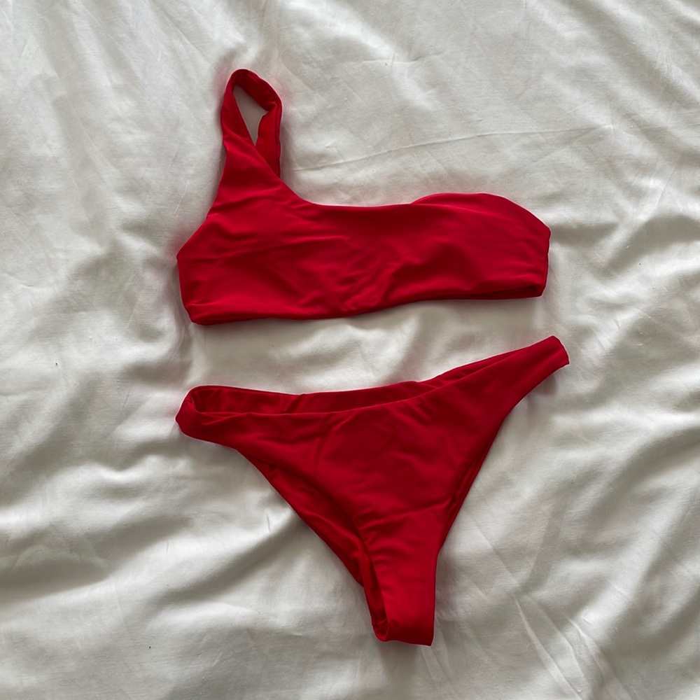 One shoulder bikini
